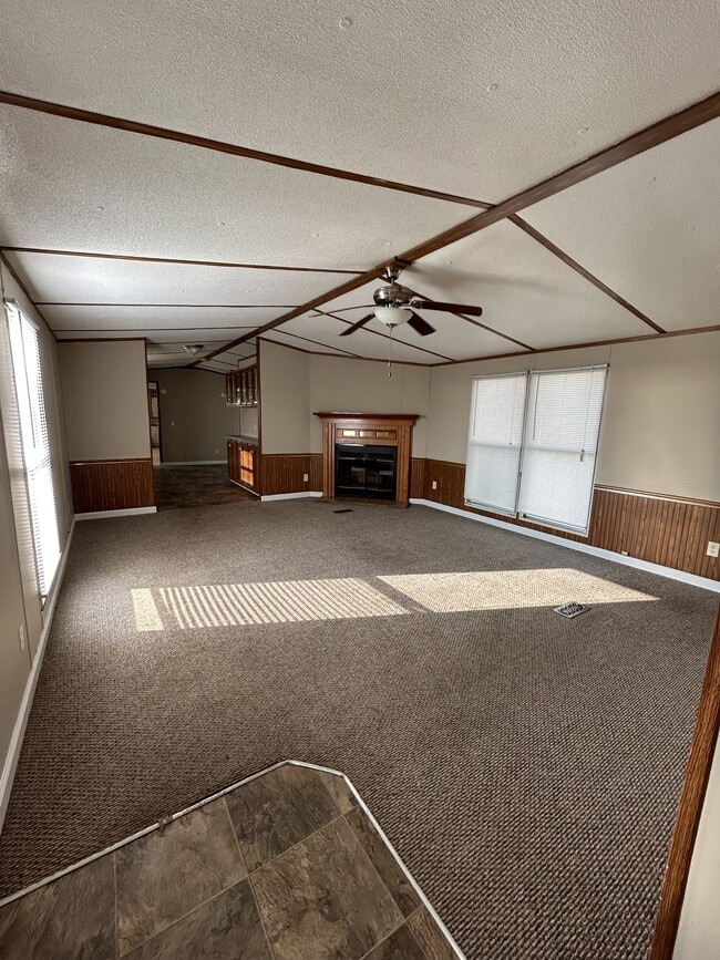 Building Photo - 40 Yoakum Cir