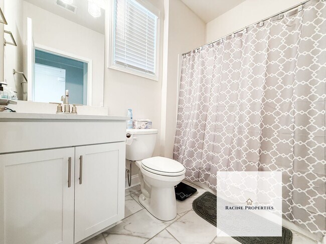 Foto del edificio - Beautiful, Cozy Home in Greenville!