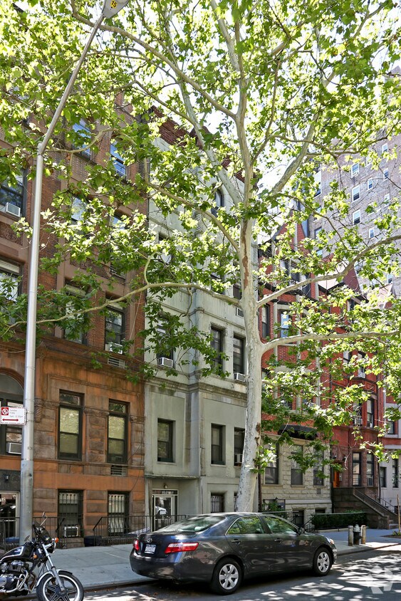 Building Photo - 154 W 75th St