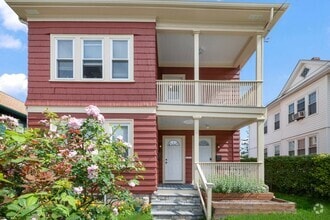 Building Photo - 84 Rochambeau Ave