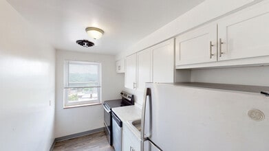 Building Photo - Lebanon Vue