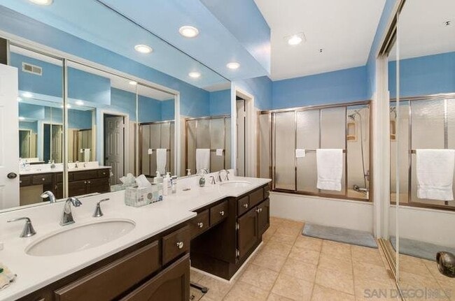 Building Photo - 5875 Friars Rd