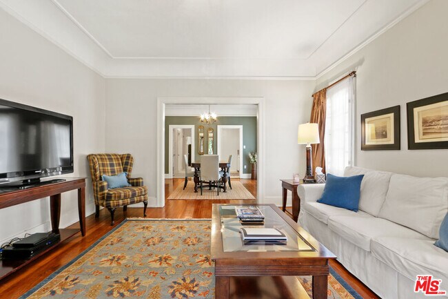 Foto del edificio - 619 N Plymouth Blvd