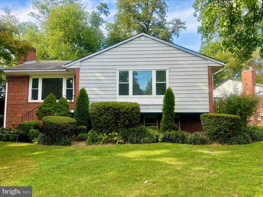 Foto principal - 5213 Flanders Ave