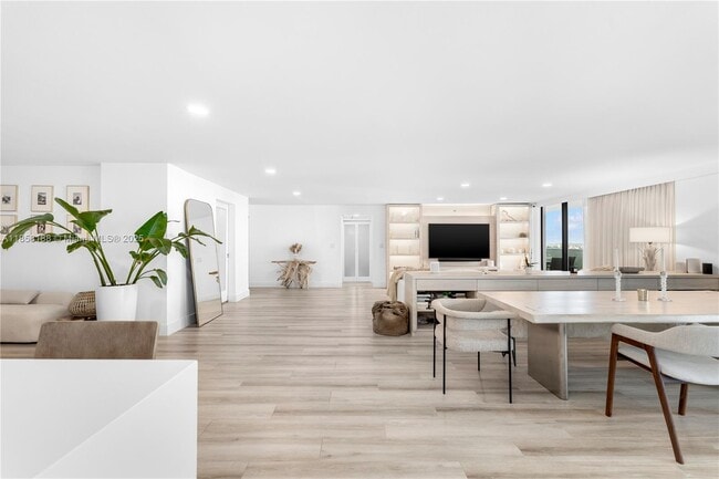 Building Photo - 2401 Collins Ave