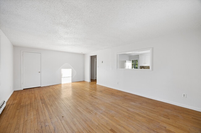 Foto del edificio - 84 Whittier Ave