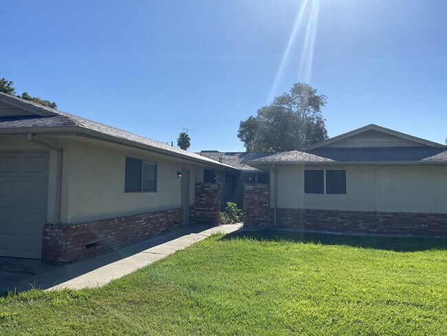 Foto del edificio - 3016 Delta Ave