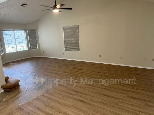 Building Photo - 240 S Rush Cir W