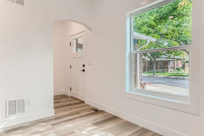 Building Photo - Charming Remolded Bungalow