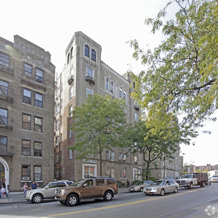 Primary Photo - 80-20 Broadway