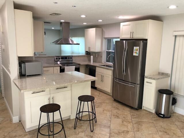 Foto del edificio - 60 Forest Cir