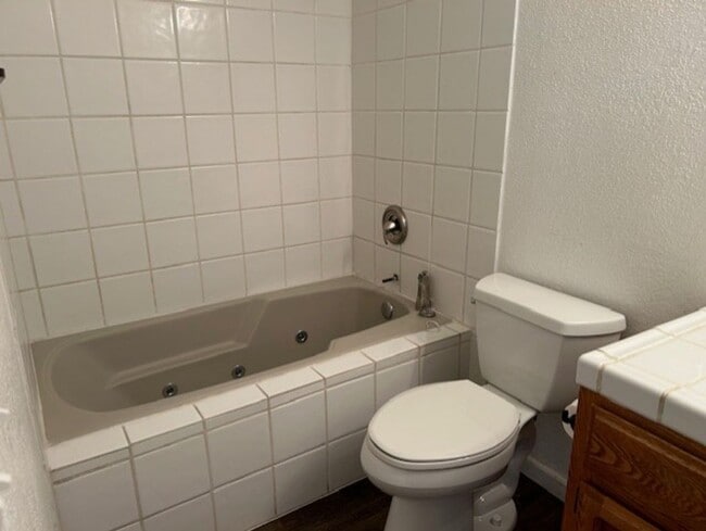 Building Photo - Charming 3-Bedroom Home with Mountain View...