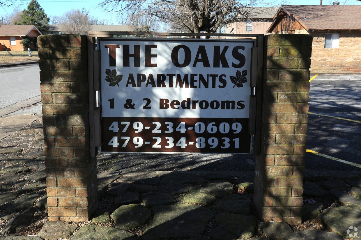 Foto del edificio - The Oaks