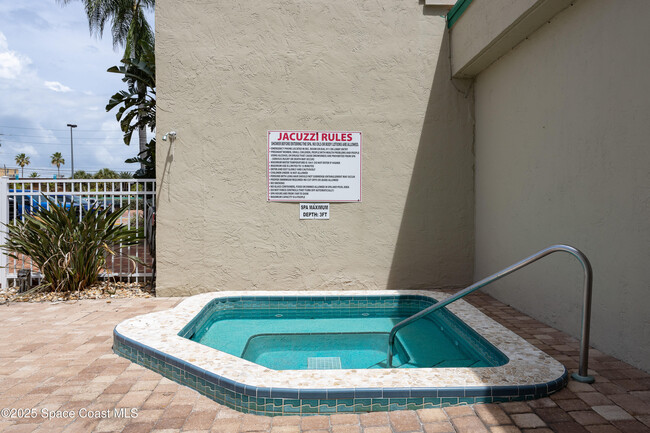 Foto del edificio - 3450 Ocean Beach Blvd