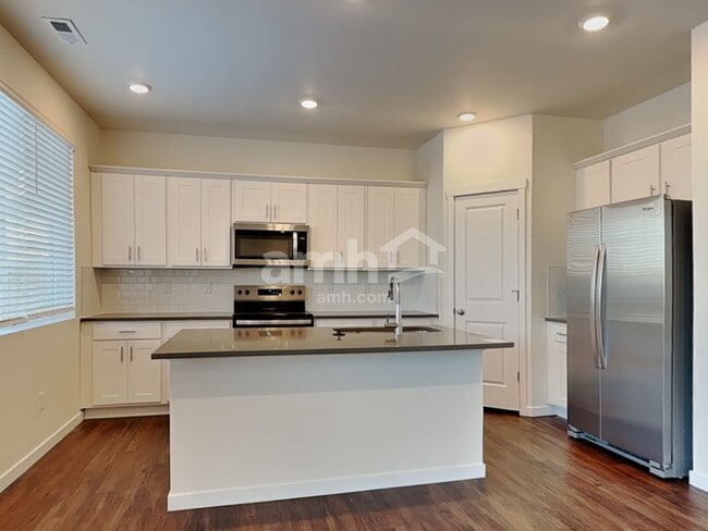 Building Photo - 6054 Walleye Dr