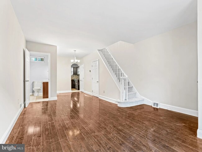 Building Photo - 2437 S Mildred St