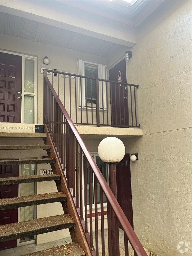 Building Photo - 9403 SW 138th Pl