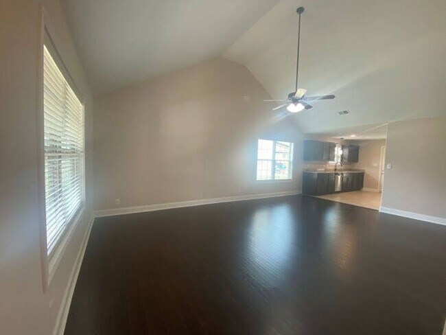 Foto del edificio - $1650 Adorable 3 Bedroom 2 Bath Ranch Home...