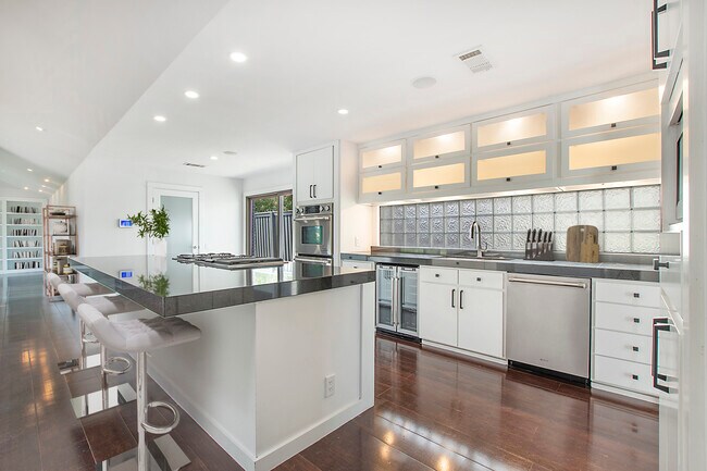 Foto del edificio - 6742 E Mockingbird Ln
