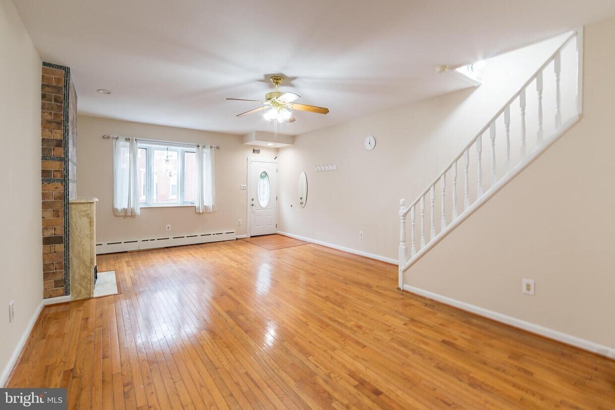 1027 Tasker St, Philadelphia, PA 19148 Room for Rent in Philadelphia