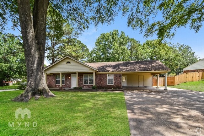 Building Photo - 8210 Danbury Cove