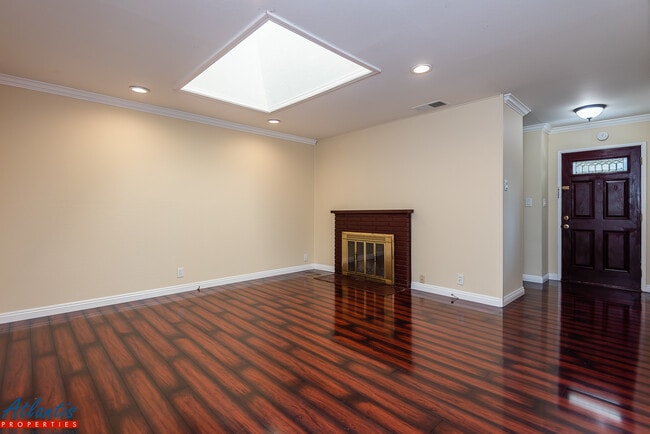 Building Photo - 484 Ardis Ave