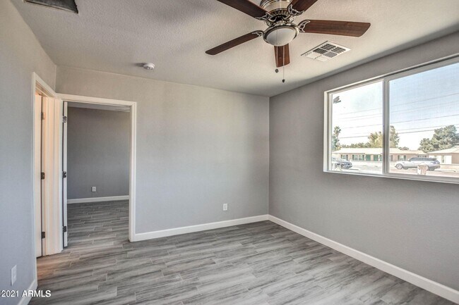 Foto del edificio - 6807 N 61st Ave