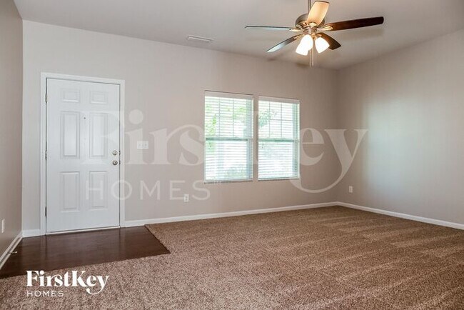 Foto del edificio - 2203 Lake Vista Drive