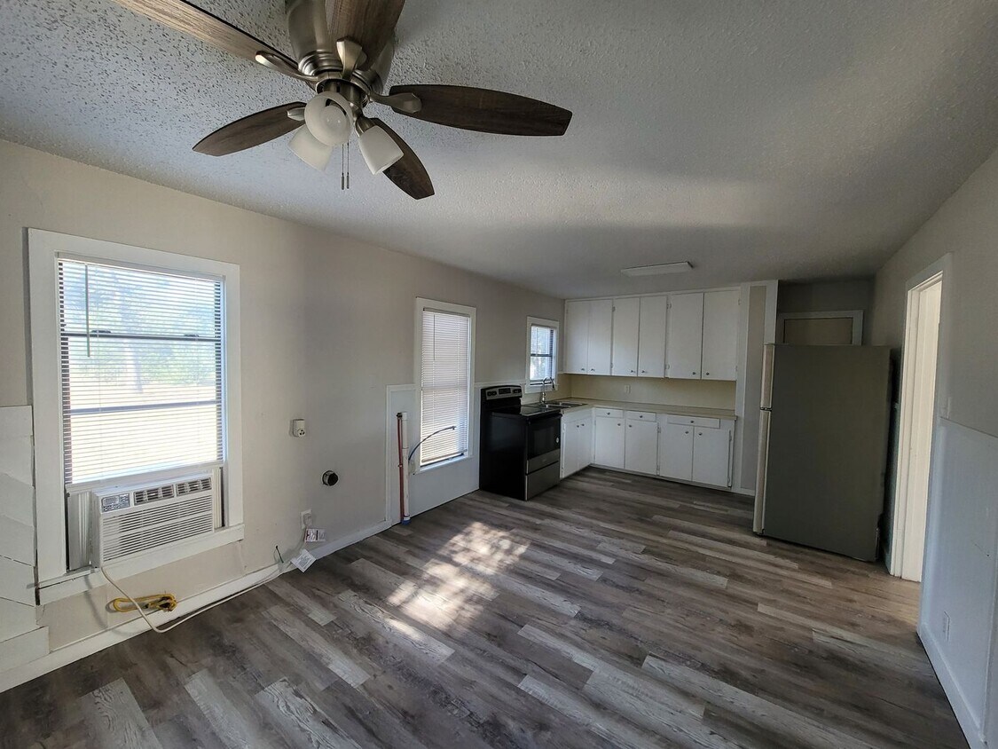 Foto del edificio - 508 Medcalf Dr