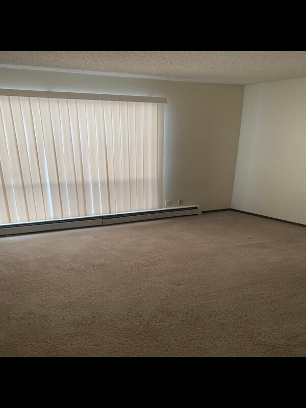 Building Photo - 765 E 275 N