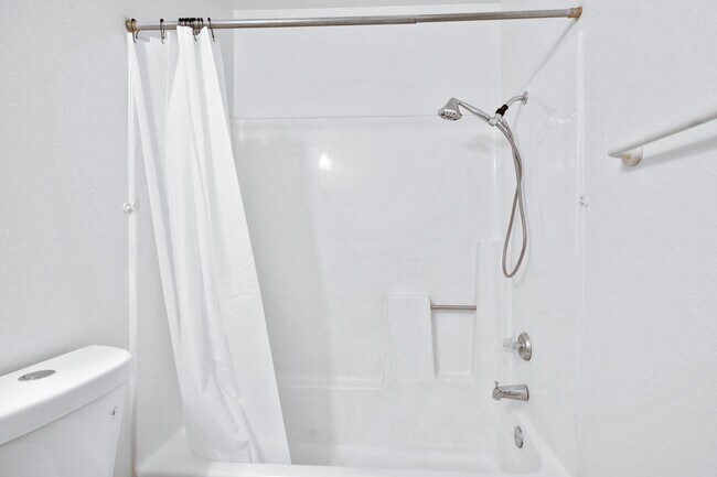 Foto del edificio - Private 2/2  Unit • Quiet Community • Prime North Phoenix Location