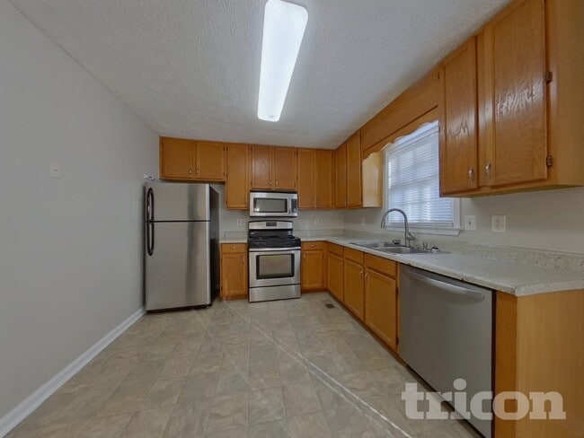 Building Photo - 117 Normas Way