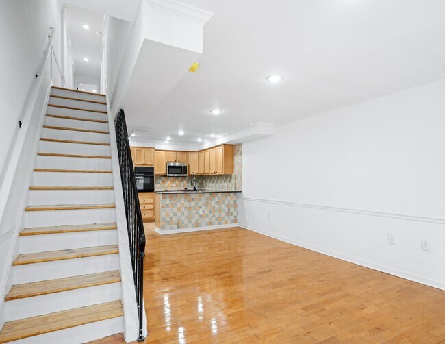 Building Photo - 1823 Carpenter St