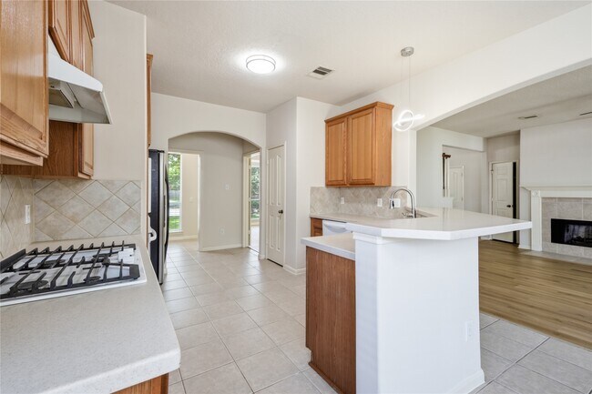 Foto del edificio - 6165 Darlington Ct