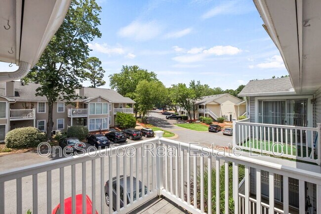 Building Photo - 910 Augusta Drive
