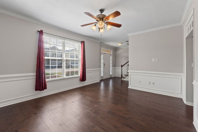 Building Photo - Townhome in Evans