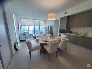 Building Photo - 17550 Collins Ave