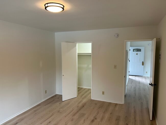Building Photo - 2206 Echo Park Ave
