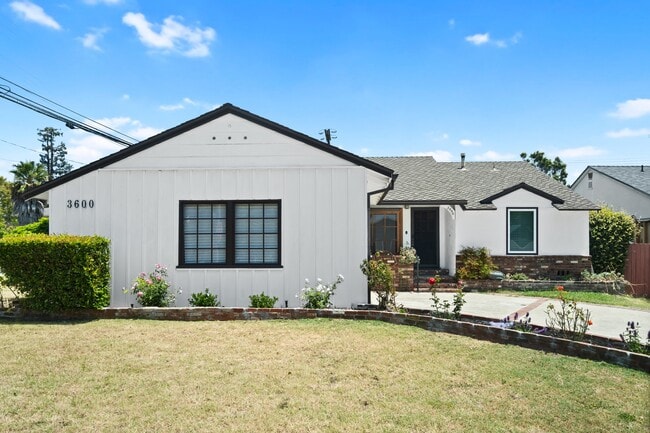 Photo - 3600 Coolidge Ave (Los Angeles, CA) House