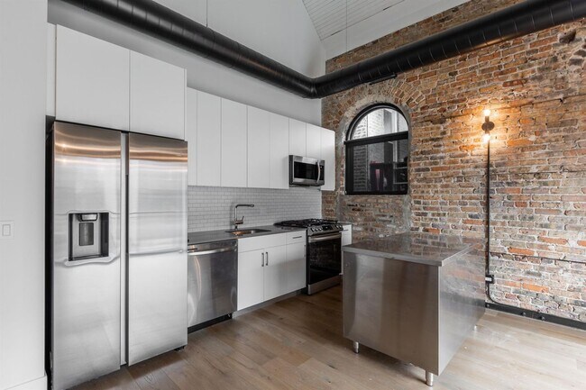 Foto del edificio - 2228 N Kedzie Blvd