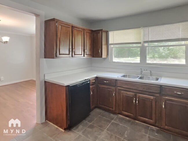 Building Photo - 724 Park Ln