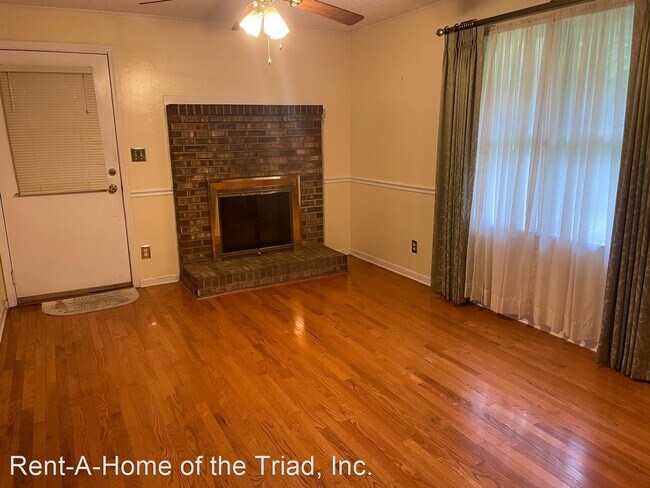 Foto del edificio - 3 br, 2 bath House - 107 Taft St