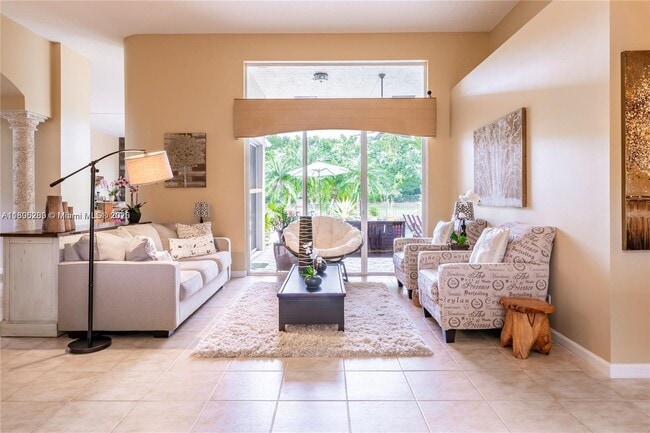 Building Photo - 3815 Oak Ridge Cir