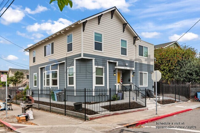 Building Photo - 3216 California St