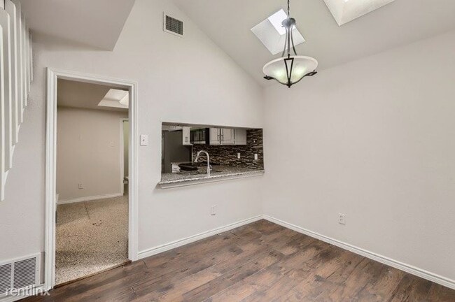 Building Photo - 2 br, 2.5 bath House - 3811 Clover Hill La...
