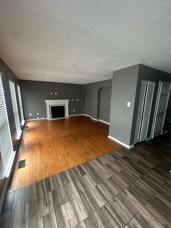 Building Photo - 2933 Siwanoy Dr