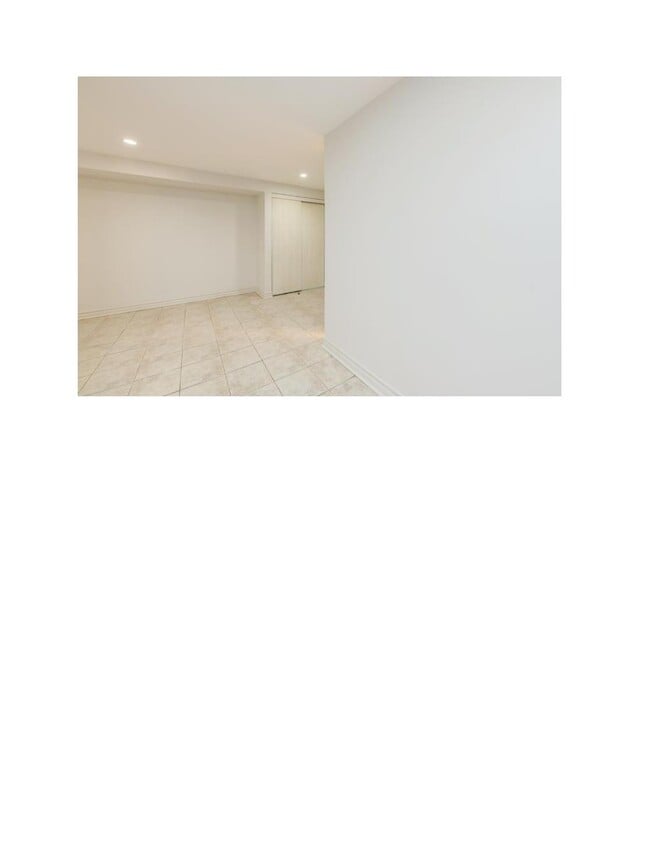 Photo du bâtiment - Private 1 Bedroom Basement Apartment