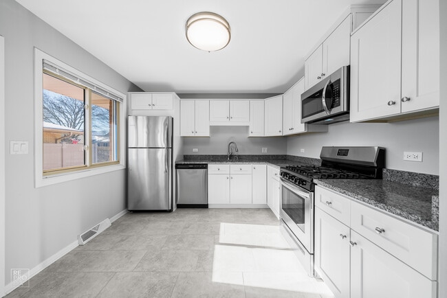 Foto del edificio - 521 Berkshire Ln