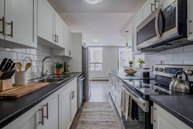 Building Photo - Royal Oak Terrace