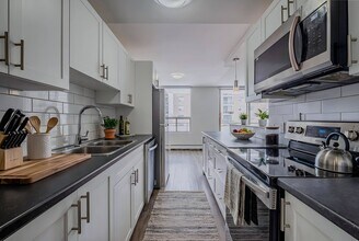 Building Photo - Royal Oak Terrace